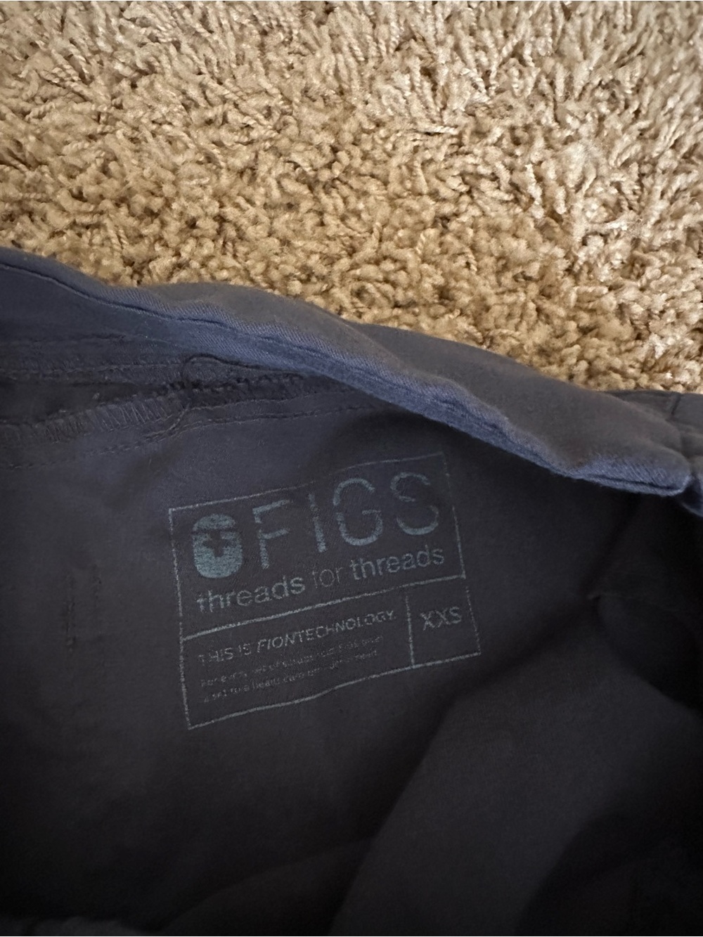 HTF Retired Charcoal Grey Figs Scrub Set XXS - Picture 4 of 12